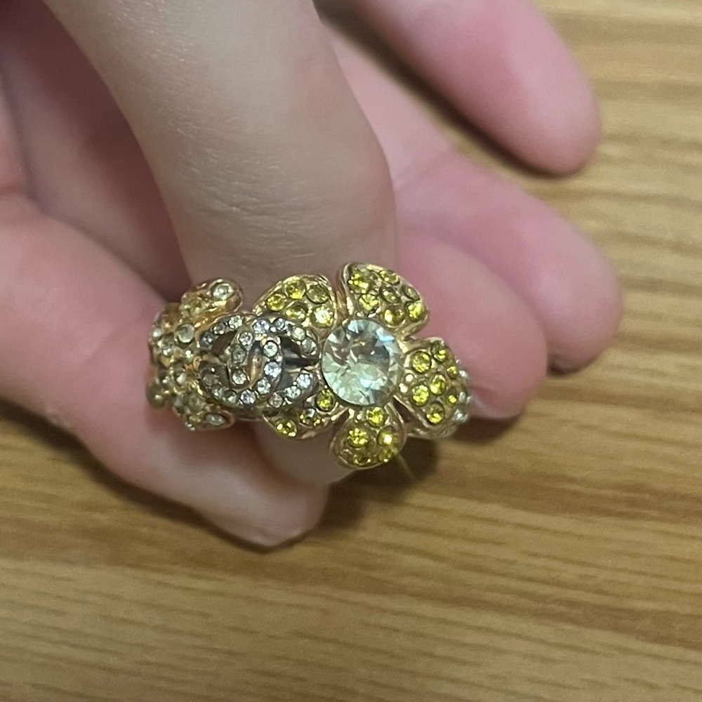 Archival Chanel 06A Crystal Floral Statement Ring | Size 6